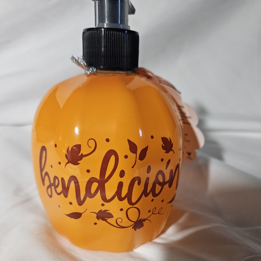 Bendiciones Scented Hand Soap NWT